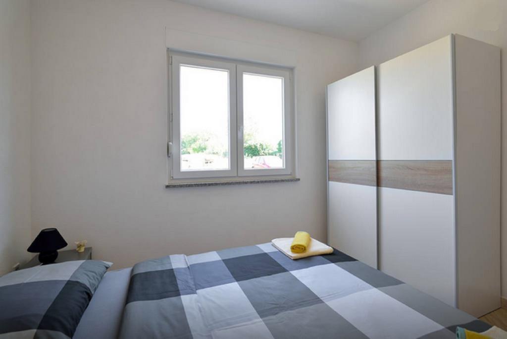 Apartment Una Pula Exterior photo