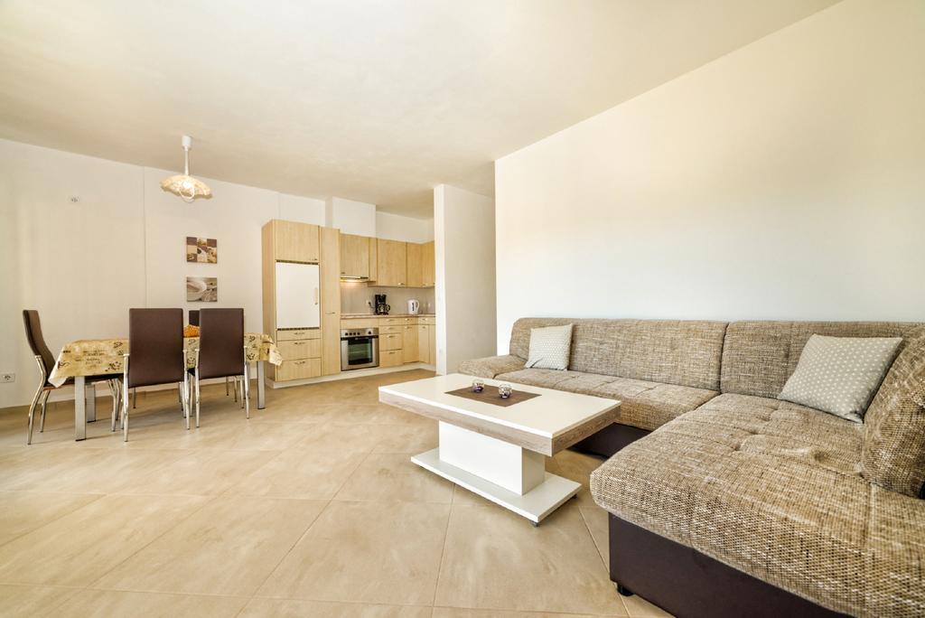 Apartment Una Pula Exterior photo